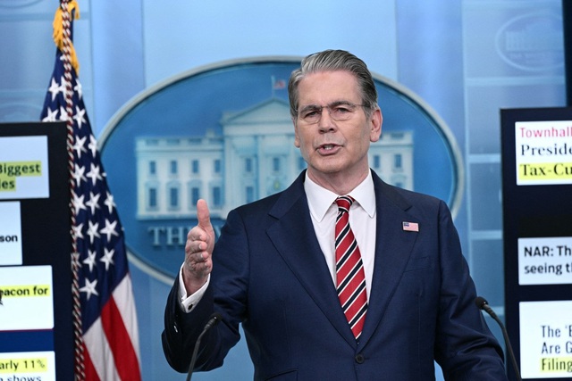 Mỹ sẽ dừng cho phép các nước mua dầu của Nga trên biển? - Ảnh 1.