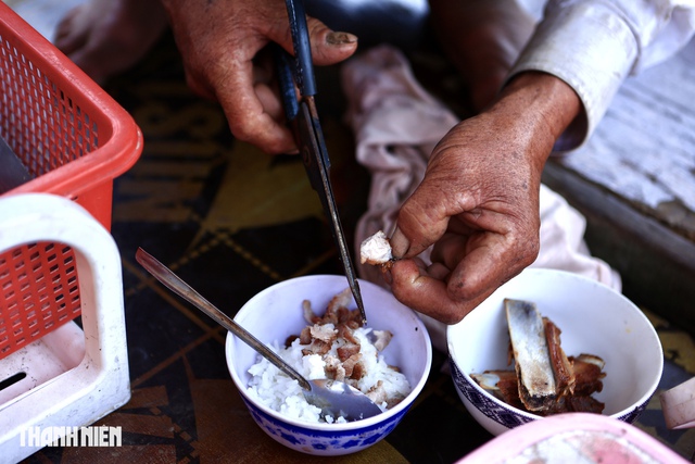 TP.HCM nh&igrave;n từ s&ocirc;ng S&agrave;i G&ograve;n: Tiếng cười của đứa con kh&ocirc;ng bao giờ n&oacute;i- Ảnh 3.