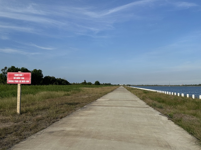 Hồ chứa nước ngọt gần 250 tỉ đồng, ho&agrave;n th&agrave;nh 2 năm nhưng để kh&ocirc;ng- Ảnh 4.