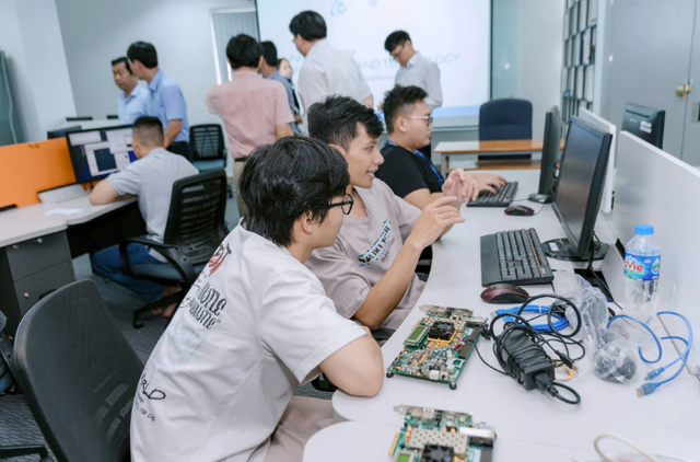 Giảng vi&ecirc;n ng&agrave;nh sức khỏe phải c&oacute; tối thiểu 3 năm kinh nghiệm kh&aacute;m chữa bệnh? - Ảnh 2.