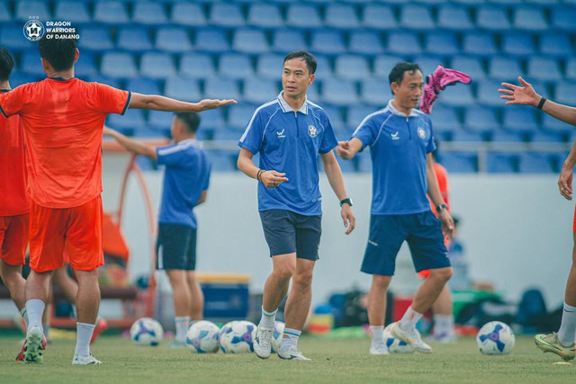 CLB Đ&agrave; Nẵng c&oacute; c&uacute; 'quay xe' cực gắt, tiếp tục đặt niềm tin v&agrave;o HLV cũ: Kh&ocirc;ng &lsquo;Chiến&rsquo; chỉ Tuấn- Ảnh 1.