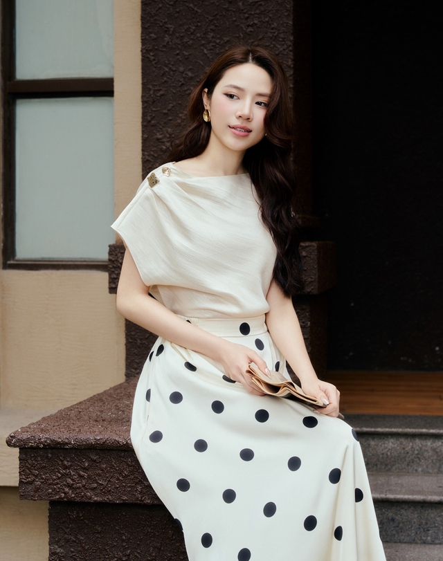 Chân váy chấm bi, điểm nhấn cổ điển cho phong cách hè- Ảnh 2.