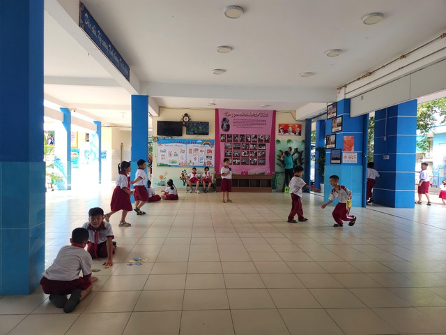 Nhiều ca nghi ngộ độc thực phẩm tại Trường Bình Quới Tây xuất viện - Ảnh 2.