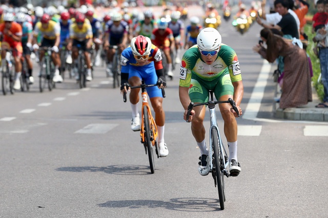 Tay đua Việt kiều Pháp bất ngờ thắng chặng ở Cúp xe đạp truyền hình TP.HCM 2026- Ảnh 1. Tay đua Việt kiều Pháp bất ngờ thắng chặng ở Cúp xe đạp truyền hình TP.HCM 2026- Ảnh 1.