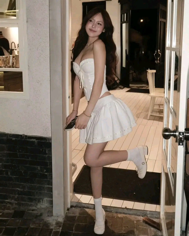 Muốn tôn dáng gợi cảm, đừng bỏ qua áo cúp ngực- Ảnh 3.