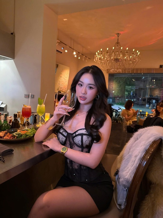 Muốn tôn dáng gợi cảm, đừng bỏ qua áo cúp ngực- Ảnh 6.