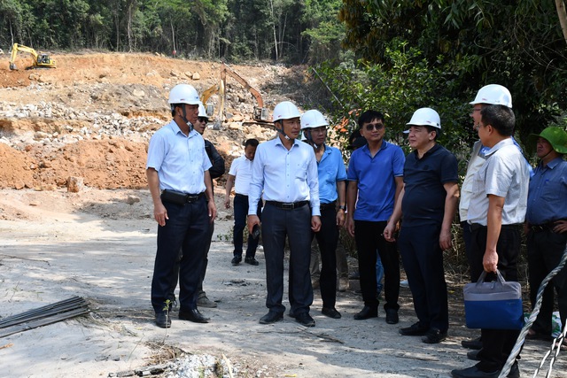 EVNSPC tăng cường kiểm tra, đ&ocirc;n đốc c&aacute;c dự &aacute;n điện cho Ph&uacute; Quốc v&agrave; APEC 2027 - Ảnh 2.