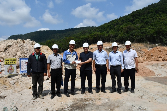 EVNSPC tăng cường kiểm tra, đ&ocirc;n đốc c&aacute;c dự &aacute;n điện cho Ph&uacute; Quốc v&agrave; APEC 2027 - Ảnh 3.