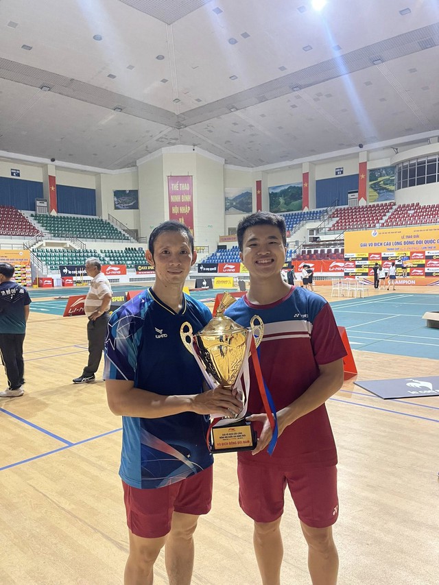 Người h&acirc;m mộ n&oacute;i điều bất ngờ khi Nguyễn Tiến Minh đăng quang ở tuổi 43- Ảnh 2.