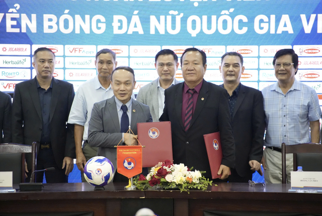 Lý do đội tuyển nữ Việt Nam không dùng thầy ngoại như đội nam, VFF nói rằng...- Ảnh 1.