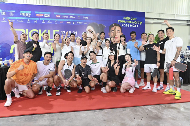 Pickleball: Danh t&iacute;nh tay vợt chuy&ecirc;n nghiệp đứng cặp với hoa hậu Hương Giang g&acirc;y t&ograve; m&ograve;- Ảnh 1.