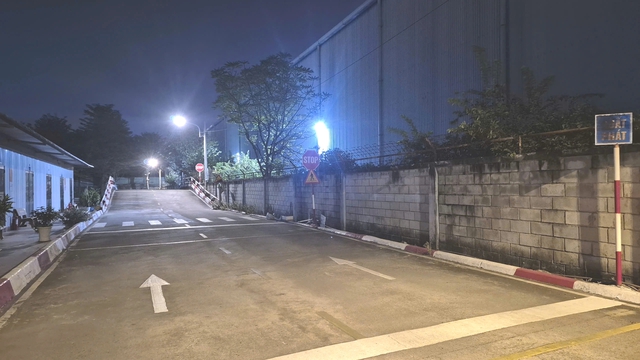 Nhiều người thi sát hạch bằng lái ô tô sợ 'dốc cầu', vượt qua bằng cách nào? - Ảnh 2.