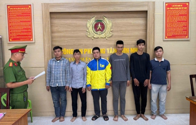 L&ecirc;n mạng hẹn nhau giải quyết m&acirc;u thuẫn, 8 người bị khỏi tố - Ảnh 1.