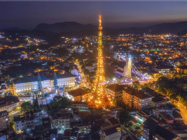 Cuộc thi săn ảnh th&aacute;p Eiffel Đ&agrave; Lạt 2026: Kh&aacute;m ph&aacute; vẻ đẹp kiến tr&uacute;c độc đ&aacute;o- Ảnh 1.