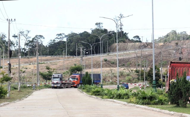 Đưa cửa khẩu quốc tế Nam Giang th&agrave;nh trung t&acirc;m logistics v&ugrave;ng bi&ecirc;n- Ảnh 2.