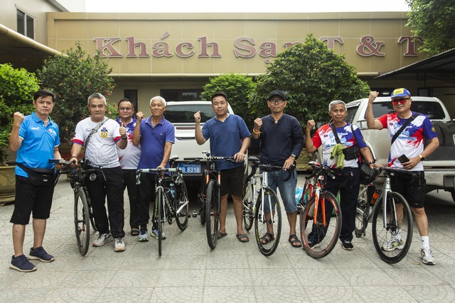 VĐV L&agrave;o mang 'chiến m&atilde;' 15.000 USD tham gia Ng&agrave;y hội đạp xe V&igrave; h&ograve;a b&igrave;nh- Ảnh 3.