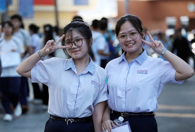 Điểm thi đ&aacute;nh gi&aacute; năng lực cao nhất 3 năm qua: Điểm chuẩn ra sao? - Ảnh 1.