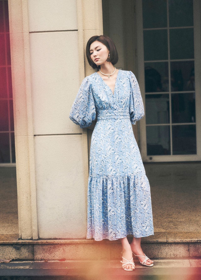 Váy dài đi biển giúp nàng nổi bật và thu hút hơn- Ảnh 2.