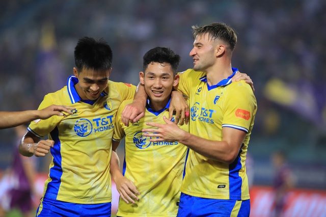 Đỗ Ho&agrave;ng H&ecirc;n qu&aacute; xuất sắc, CLB H&agrave; Nội thắng ngược Becamex TP.HCM: &Aacute;p s&aacute;t tốp 3- Ảnh 3.