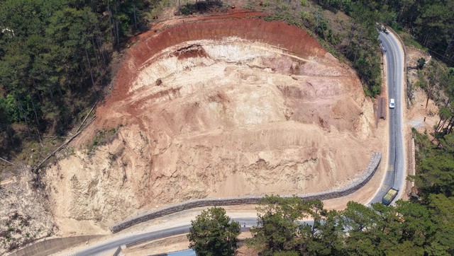 Đ&egrave;o D'Ran nối Đ&agrave; Lạt - Phan Rang: V&igrave; sao ngổn ngang sau sạt lở 6 th&aacute;ng? - Ảnh 7.
