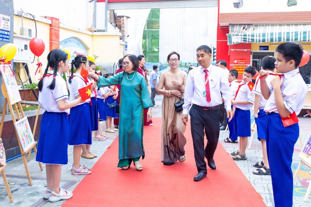 Kh&aacute;t vọng 100 năm trường M&ugrave; S&agrave;i G&ograve;n, 50 năm trường PTĐB Nguyễn Đ&igrave;nh Chiểu - Ảnh 1.