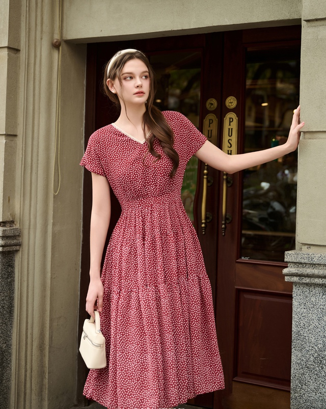 Váy họa tiết đẹp cho mùa hè 2026: Thời trang Rạng rỡ dưới nắng - Ảnh 6.