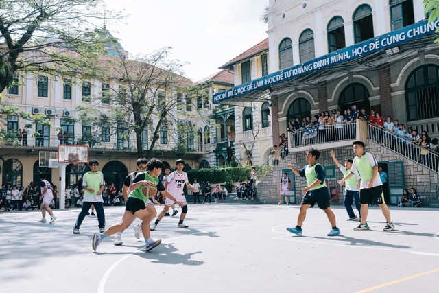  Những trường có điểm chuẩn lớp 10 cao nhất tại 3 khu vực - Ảnh 1.