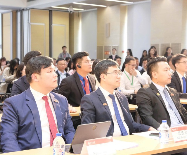 Mệnh lệnh từ Nghị quyết 57 v&agrave; kh&aacute;t vọng l&agrave;m chủ 'tr&aacute;i tim' AI - Ảnh 3.