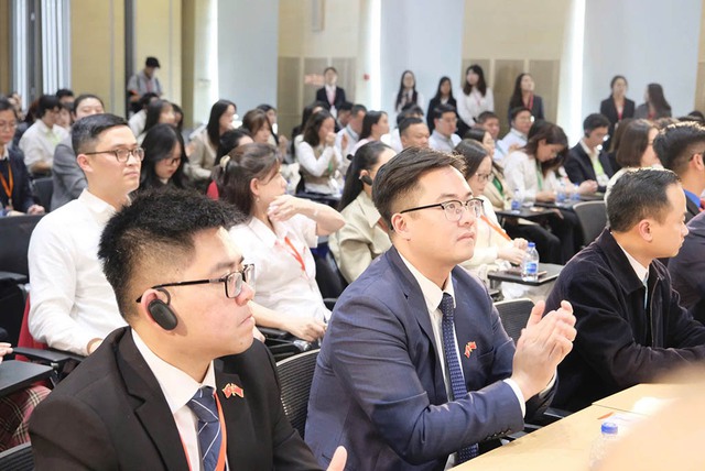 Mệnh lệnh từ Nghị quyết 57 v&agrave; kh&aacute;t vọng l&agrave;m chủ 'tr&aacute;i tim' AI - Ảnh 4.