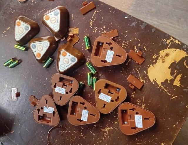 Bất ngờ thủ phạm khiến h&agrave;ng loạt &ocirc; t&ocirc;, xe m&aacute;y ở H&agrave; Nội bị 't&ecirc; liệt'- Ảnh 2.