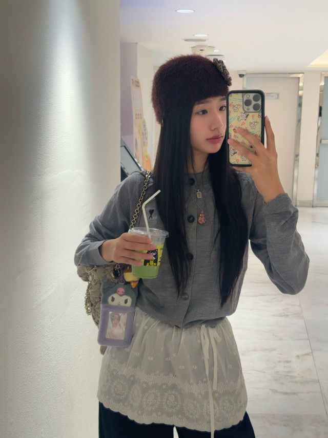 Áo cardigan là lựa chọn hoàn hảo cho những chuyến du lịch hè - Ảnh 9.