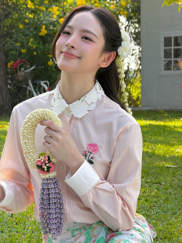 Nàng tự tin hơn khi chọn áo sơ mi kẻ sọc cho trang phục thường ngày- Ảnh 1.