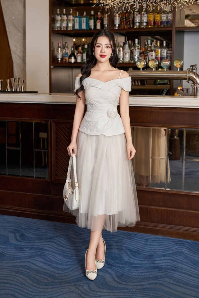 Những kiểu chân váy lưới thời thượng khuấy động xu hướng mùa này- Ảnh 1.