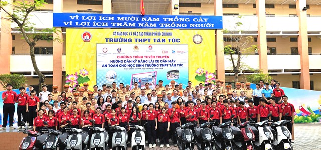 Học sinh THPT ở TP.HCM h&agrave;o hứng với kỹ năng l&aacute;i xe an to&agrave;n năm 2026- Ảnh 4.