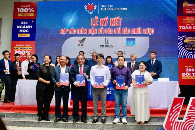 Trường ĐH Thái Bình Dương kiện toàn lãnh đạo, ký kết hợp tác doanh nghiệp - Ảnh 4.