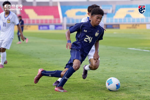 U.17 Th&aacute;i Lan kh&ocirc;ng thể v&agrave;o b&aacute;n kết, bị b&aacute;o ch&iacute; chỉ tr&iacute;ch nặng nề: HLV trưởng từ chức- Ảnh 2.