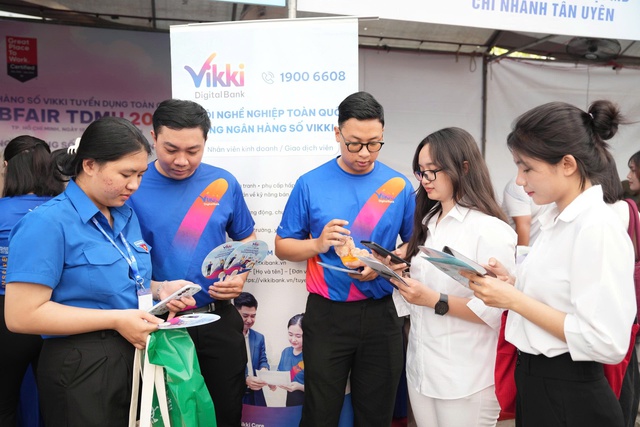 TP.HCM: Hơn 1.600 cơ hội việc l&agrave;m cho sinh vi&ecirc;n chuẩn bị tốt nghiệp - Ảnh 1.