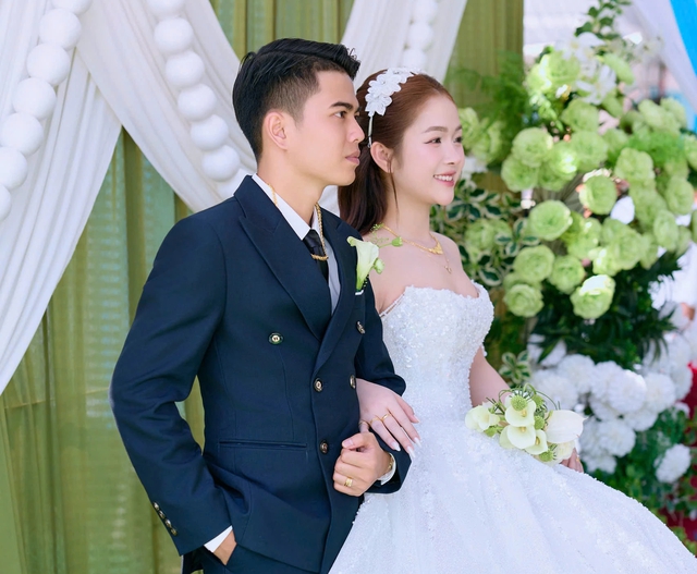 Clip cô dâu cố nín khóc thu hút gần 5 triệu lượt xem vì quá dễ thương - Ảnh 2.