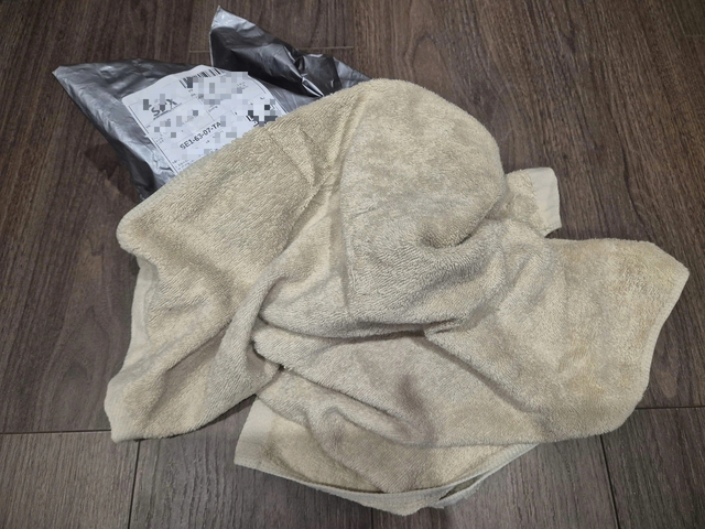 'Tá hỏa tam tinh' khi đặt mua áo sơ mi nữ nhưng nhận áo công nhân nam- Ảnh 4.