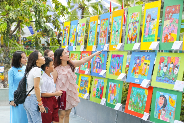 Học sinh kể chuyện, sáng tạo bằng ngôn ngữ thị giác - Ảnh 1.