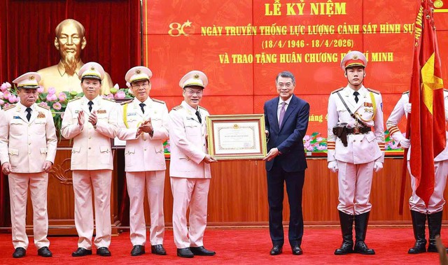Ki&ecirc;n quyết kh&ocirc;ng để kẽ hở cho hoạt động tội phạm - Ảnh 1.