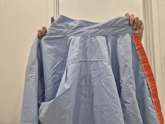 'Tá hỏa tam tinh' khi đặt mua áo sơ mi nữ nhưng nhận áo công nhân nam- Ảnh 3.