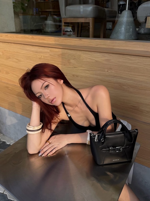 Chỉ một sợi dây chuyền mảnh giúp nàng nâng tầm trang phục- Ảnh 3.