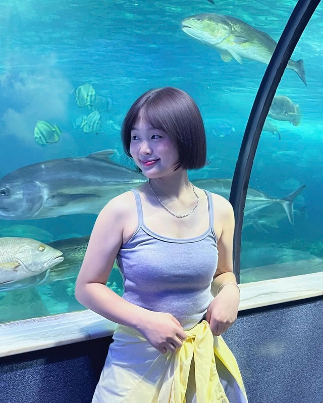 Chỉ một sợi dây chuyền mảnh giúp nàng nâng tầm trang phục- Ảnh 4.