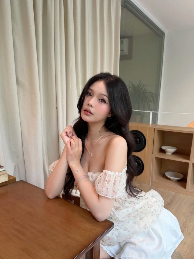 Chỉ một sợi dây chuyền mảnh giúp nàng nâng tầm trang phục- Ảnh 6.