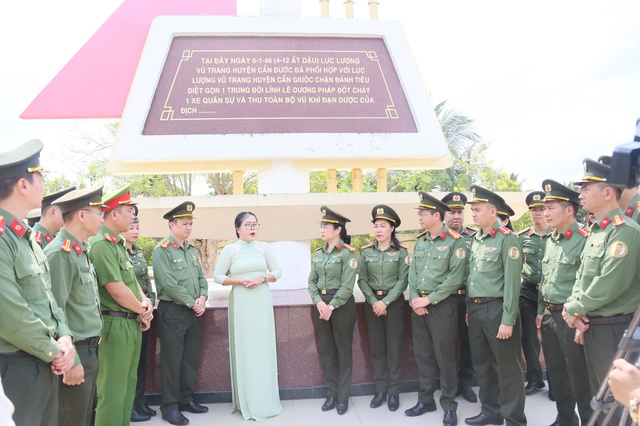 C&ocirc;ng an T&acirc;n Sơn Nhất hỗ trợ x&acirc;y nh&agrave; cho bảo vệ an ninh cơ sở - Ảnh 7.