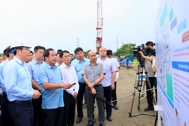 B&iacute; thư H&agrave; Nội Trần Đức Thắng chỉ ra l&atilde;ng ph&iacute; nguồn lực trong c&ocirc;ng tr&igrave;nh 2026 - Ảnh 2.