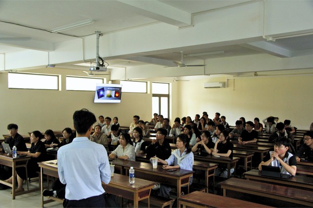 Người y&ecirc;u thi&ecirc;n văn TP.HCM kh&aacute;m ph&aacute; b&iacute; ẩn vũ trụ: Chuyện về hố đen, thi&ecirc;n h&agrave;- Ảnh 3.