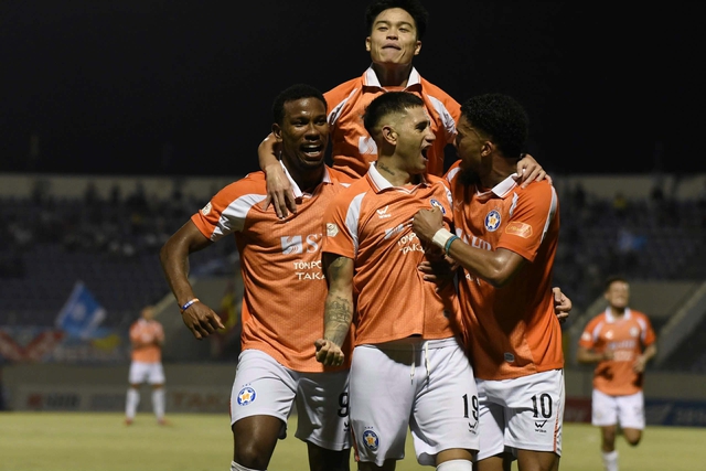 Thủ m&ocirc;n Văn Biểu bị đuổi, Đ&agrave; Nẵng bị Nam Định nhấn ch&igrave;m: Xu&acirc;n Son lại qu&aacute; &lsquo;son&rsquo;- Ảnh 1.