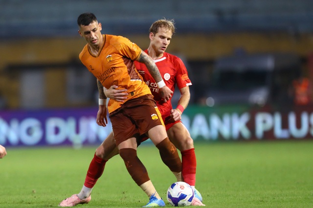 Thể C&ocirc;ng Viettel thắng nhọc HAGL ng&agrave;y HLV Popov bị kỷ luật: Chưa bu&ocirc;ng đua v&ocirc; địch - Ảnh 2.